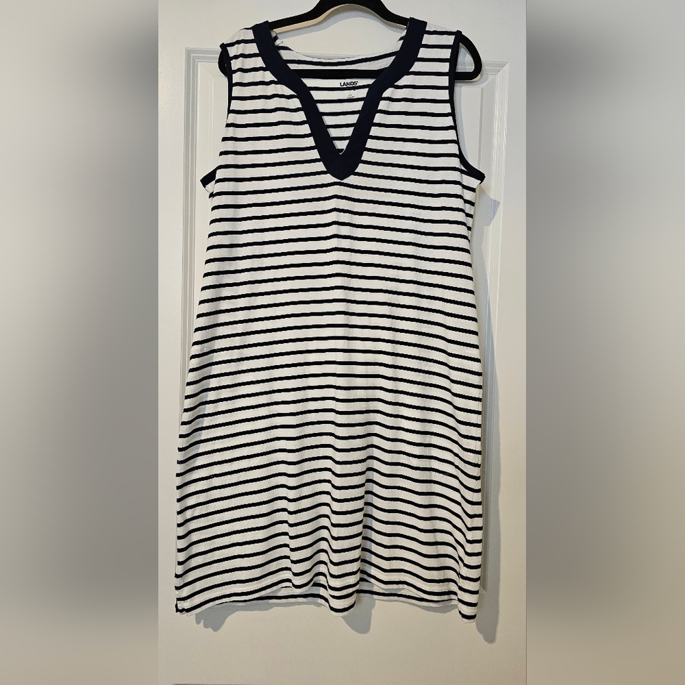 Lands End  100% cotton blue and white dress, size large.  NWT